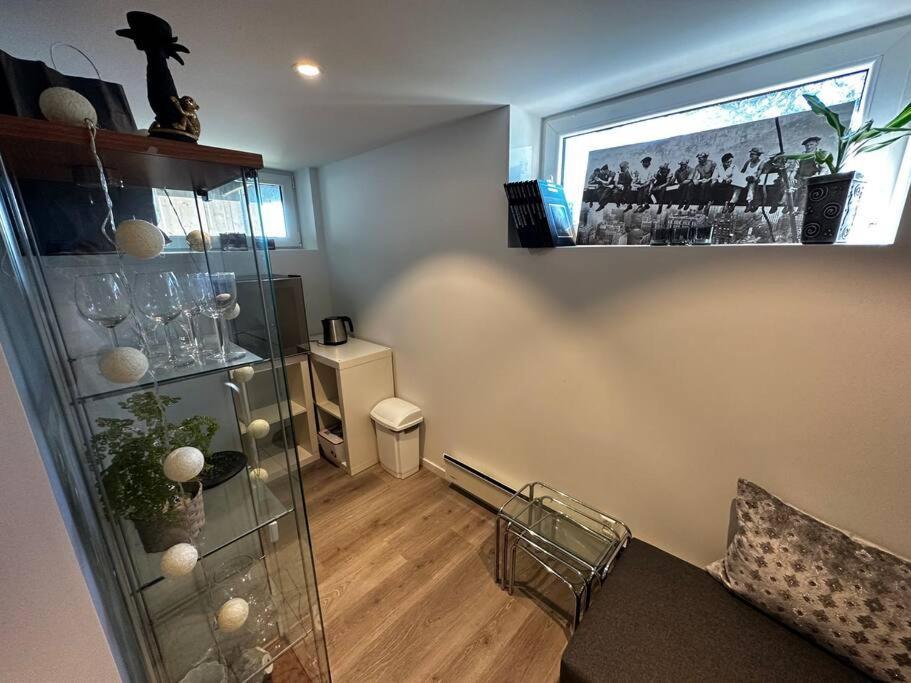 Basement Apartment With Parking Ålesund Zewnętrze zdjęcie